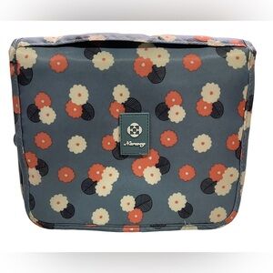 ❤️❤️LAST CHANCE ❤️❤️  Makeup Bag- GUC - several compartments